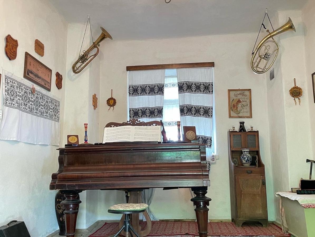 Saschiz 175 Guesthouse ภายนอก รูปภาพ