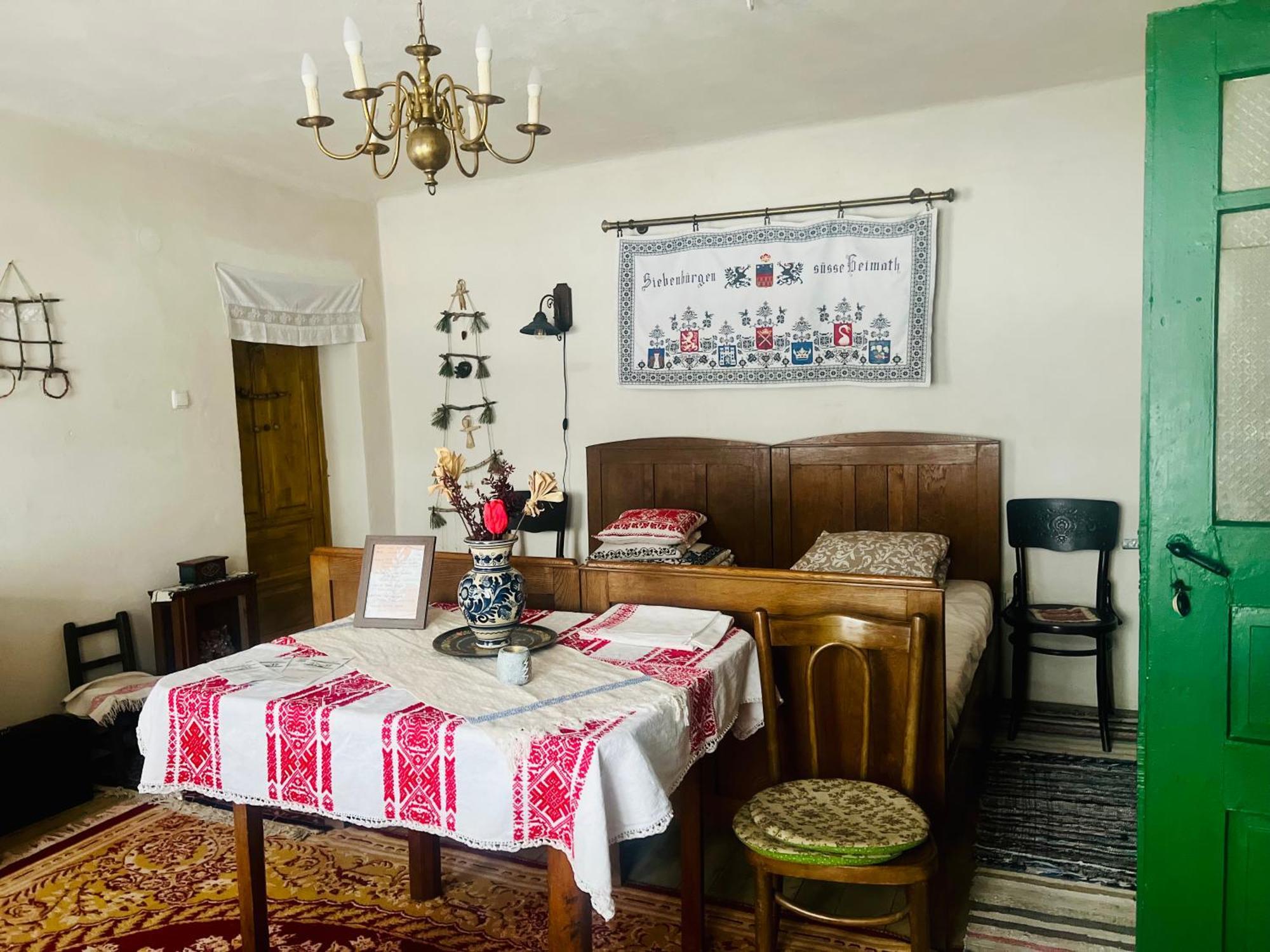 Saschiz 175 Guesthouse ภายนอก รูปภาพ